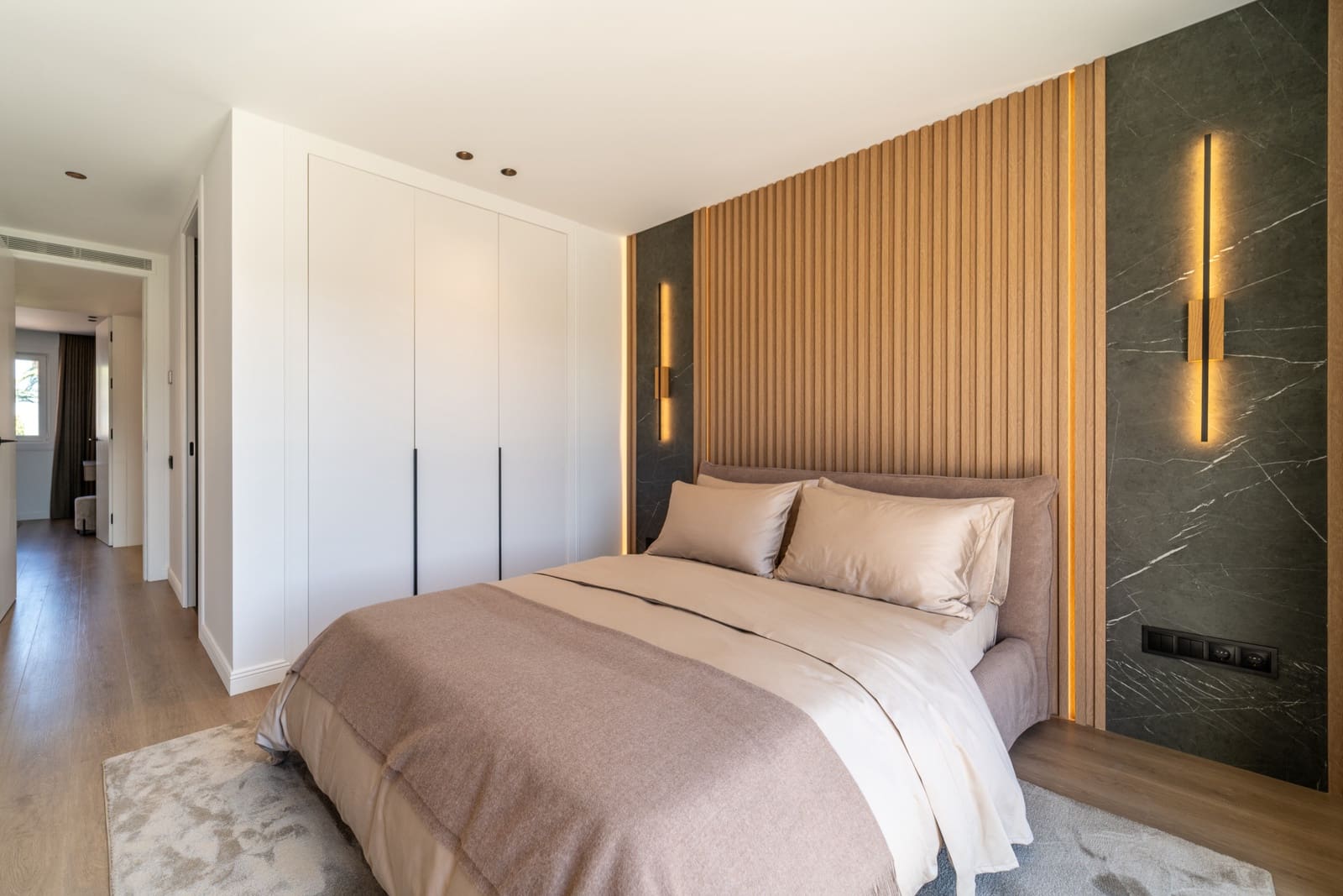 3 slaapkamer Huis te koop in Monte Halcones met zwembad garage - € 1.395.000 (Ref: 9894106)