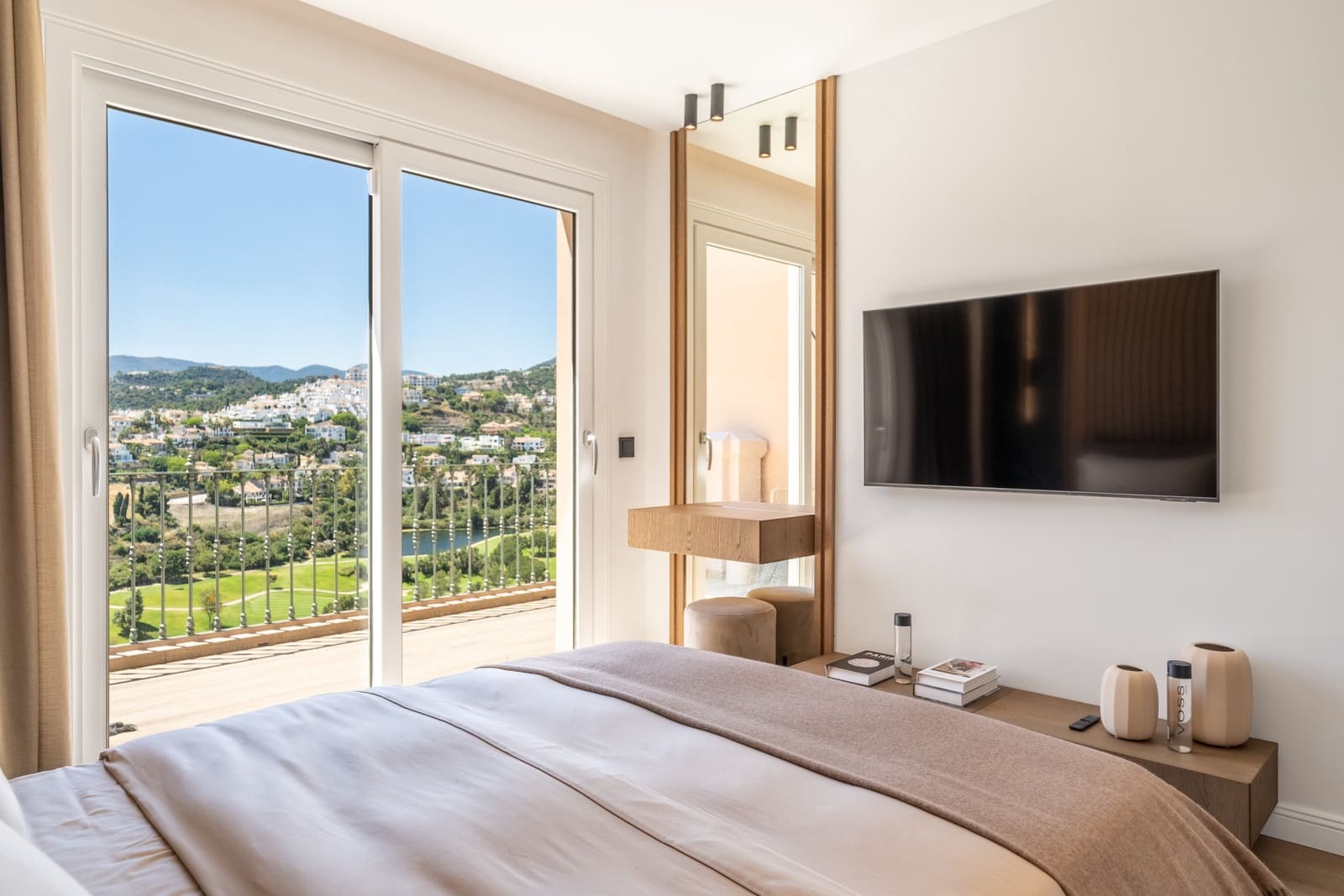 3 slaapkamer Huis te koop in Monte Halcones met zwembad garage - € 1.395.000 (Ref: 9894106)