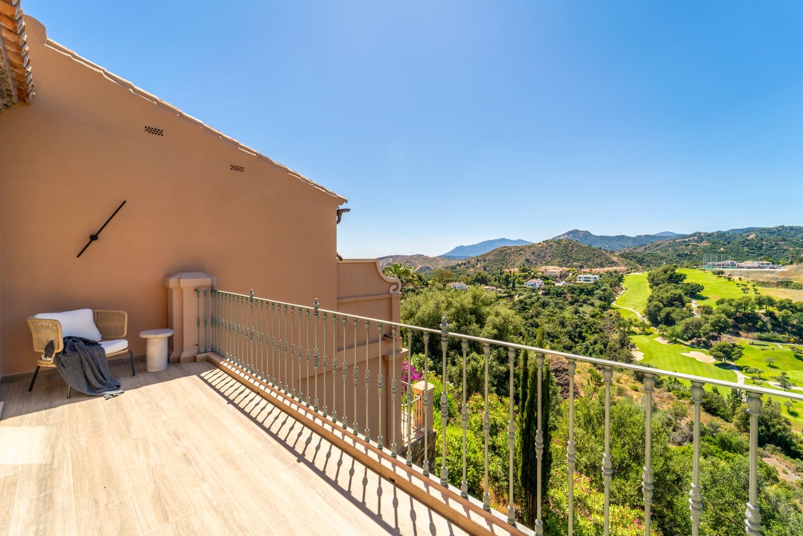 3 slaapkamer Huis te koop in Monte Halcones met zwembad garage - € 1.395.000 (Ref: 9894106)