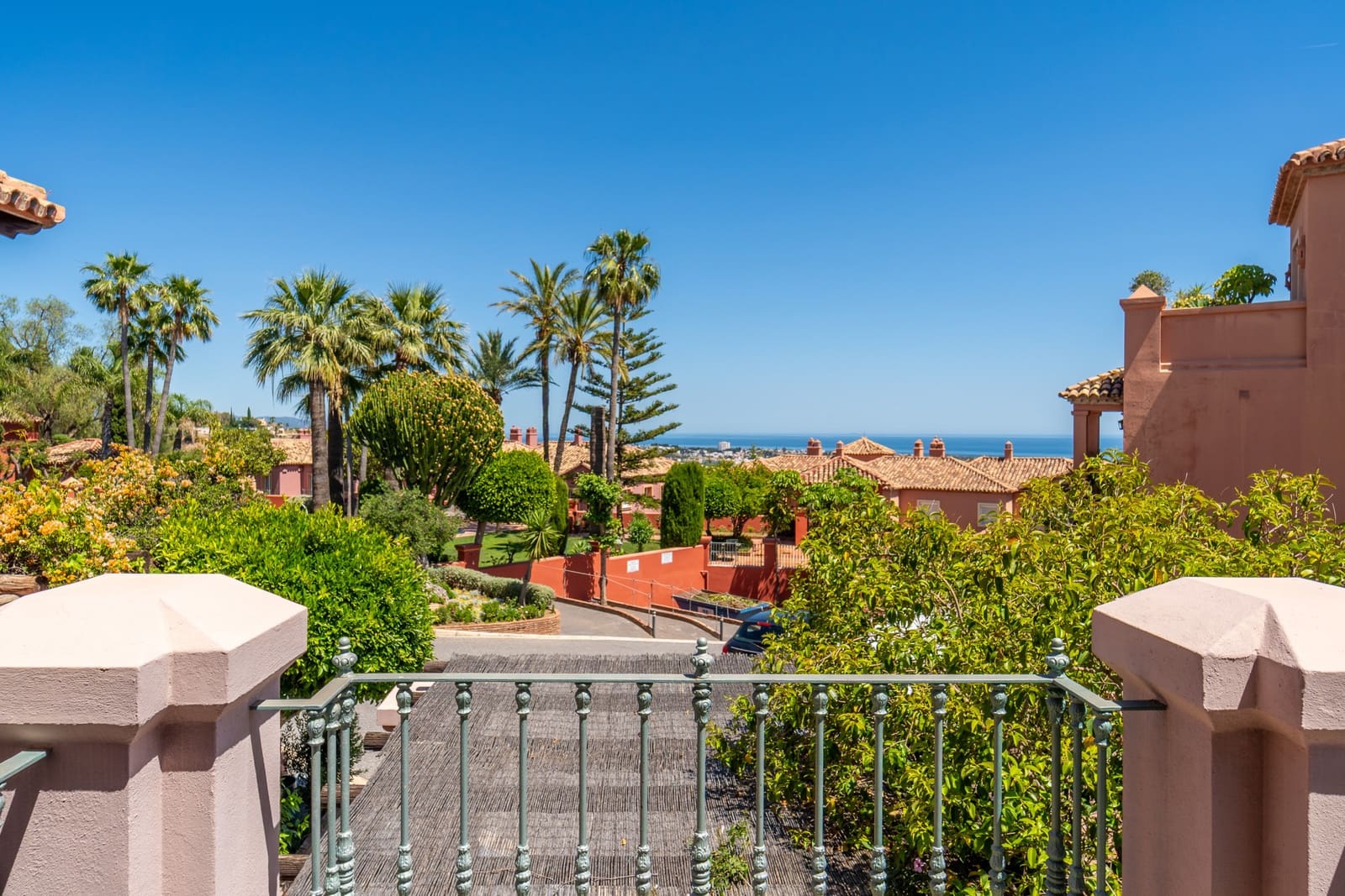 3 slaapkamer Huis te koop in Monte Halcones met zwembad garage - € 1.395.000 (Ref: 9894106)