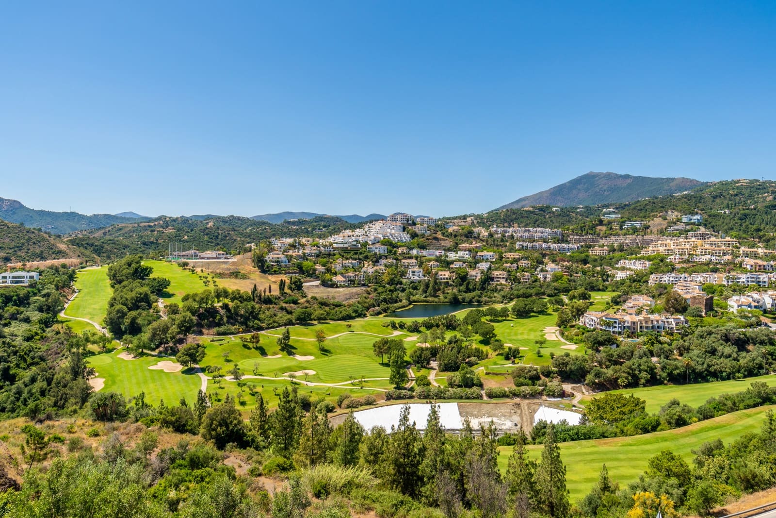 3 slaapkamer Huis te koop in Monte Halcones met zwembad garage - € 1.395.000 (Ref: 9894106)