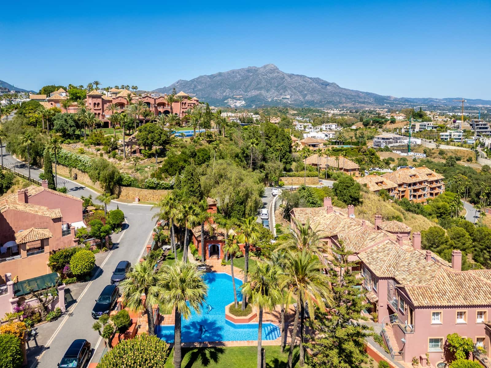 3 slaapkamer Huis te koop in Monte Halcones met zwembad garage - € 1.395.000 (Ref: 9894106)