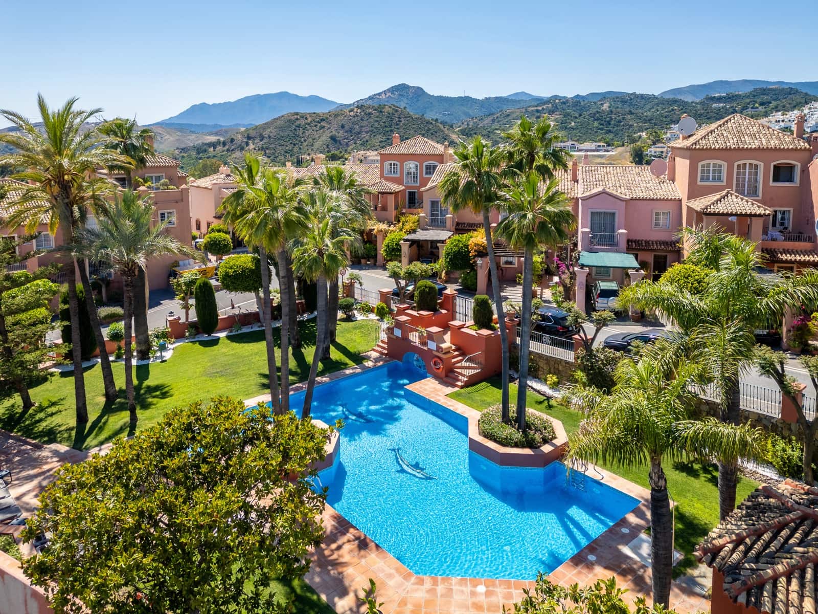 3 slaapkamer Huis te koop in Monte Halcones met zwembad garage - € 1.395.000 (Ref: 9894106)