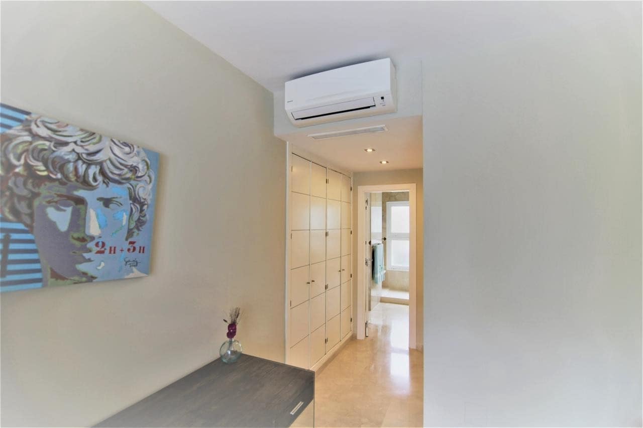   4 soveværelse   ferieVilla i Marbella   med   swimmingpool  garage  - € 8.000 (Ref: 9905050)