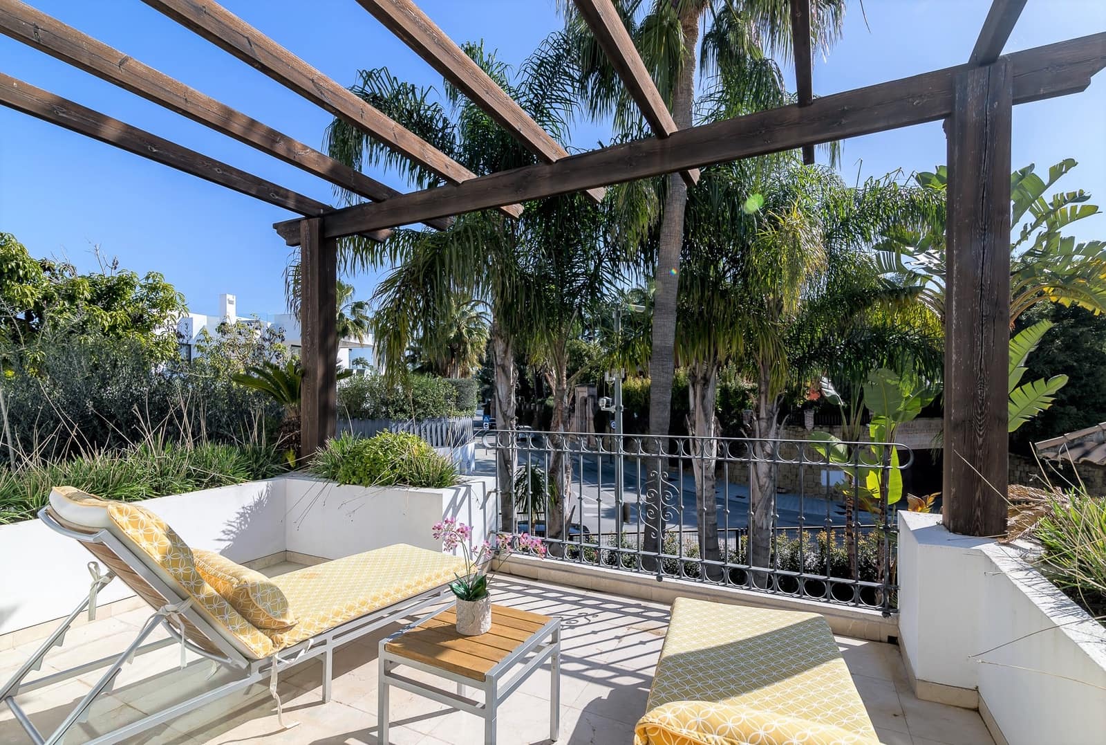   4 soveværelse   ferieVilla i Marbella   med   swimmingpool  garage  - € 8.000 (Ref: 9905050)