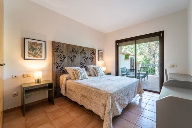 2 sypialnia Apartament do wynajęcia w Marbella z basenem garażem - 2 200 € (Ref: 9909740)