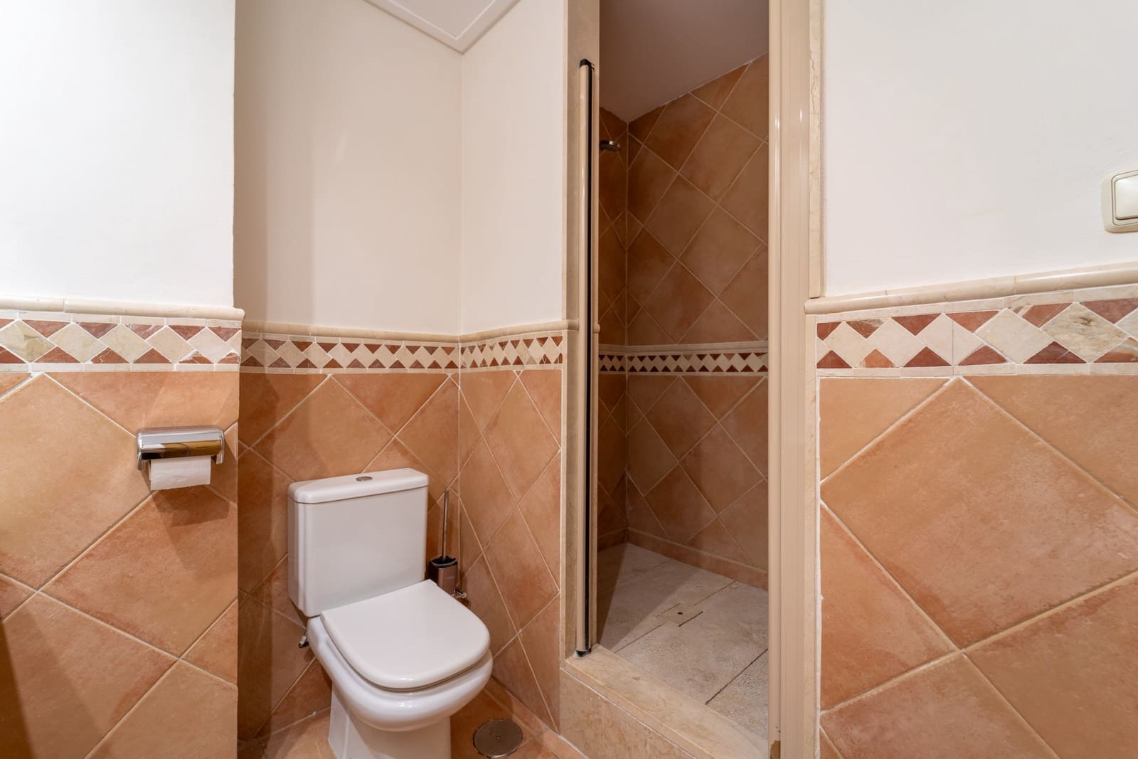2 sypialnia Apartament do wynajęcia w Marbella z basenem garażem - 2 200 € (Ref: 9909740)
