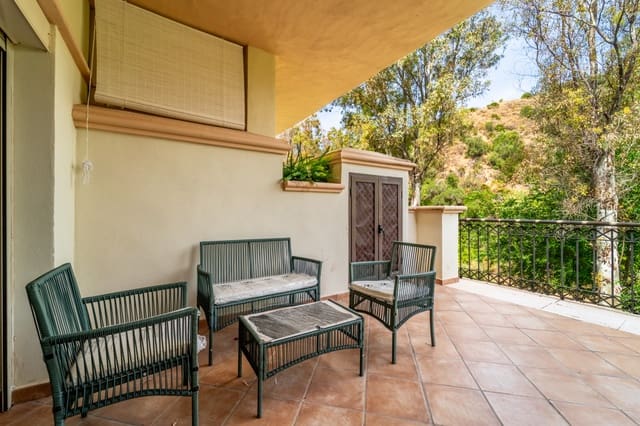 2 sypialnia Apartament do wynajęcia w Marbella z basenem garażem - 2 200 € (Ref: 9909740)