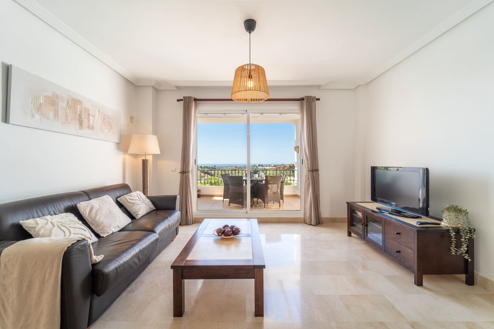 2 bedroom Penthouse for sale in Benahavis with pool garage - € 450,000 (Ref: 9929029)