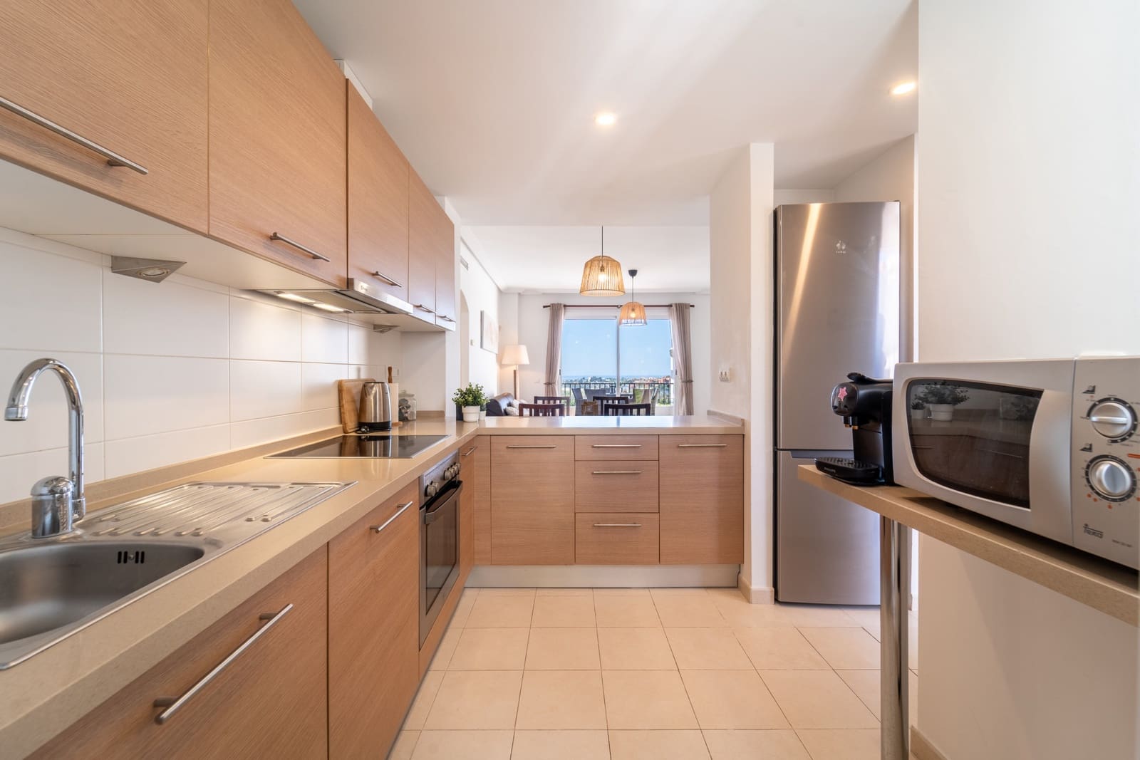 2 bedroom Penthouse for sale in Benahavis with pool garage - € 450,000 (Ref: 9929029)