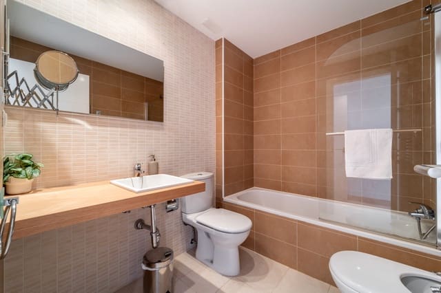 2 chambre Penthouse à vendre à Benahavís avec piscine garage - 450 000 € (Ref: 9929029)