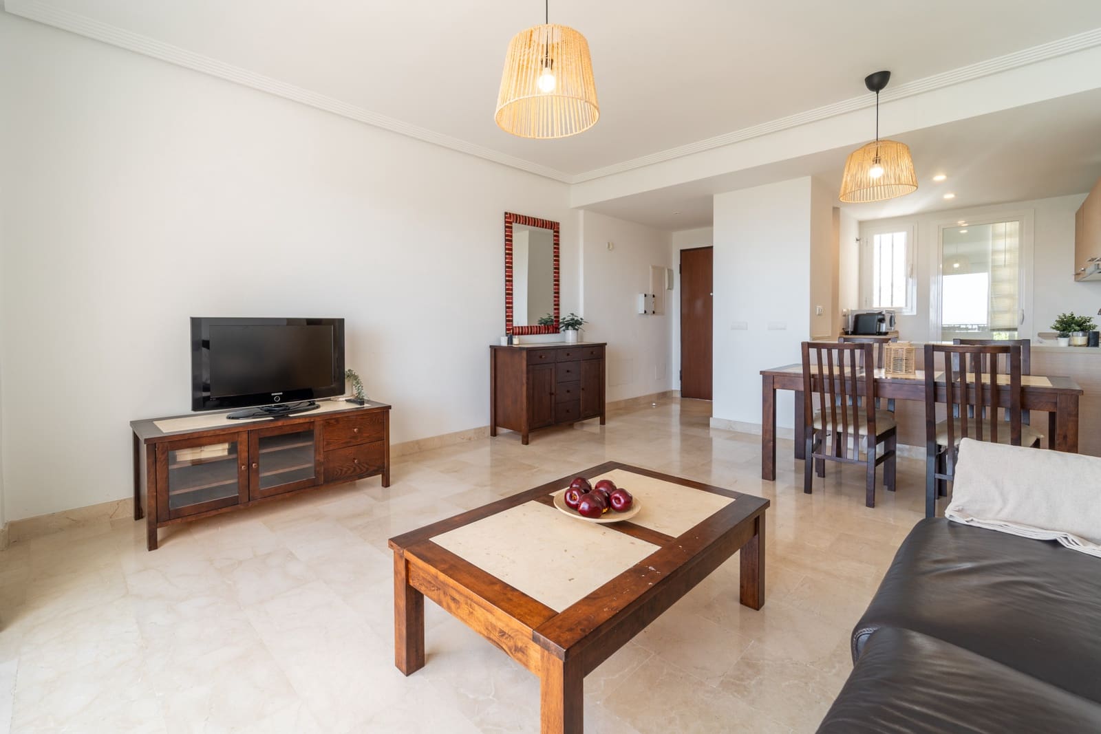 2 bedroom Penthouse for sale in Benahavis with pool garage - € 450,000 (Ref: 9929029)