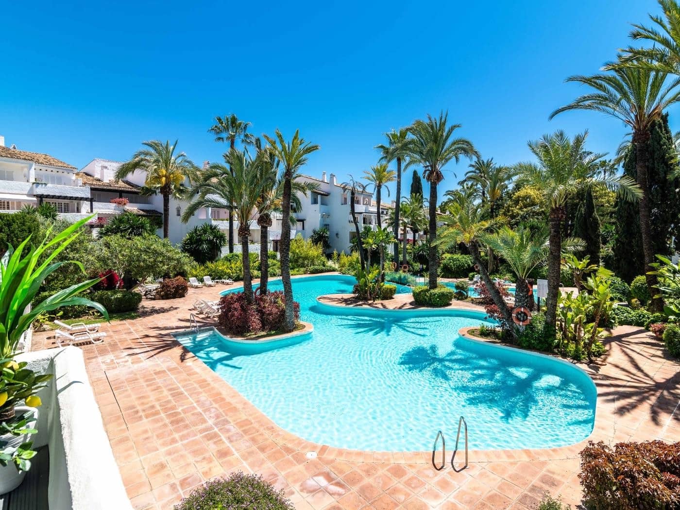 2 chambre Appartement à vendre à Marbella avec piscine garage - 2 695 000 € (Ref: 9929030)