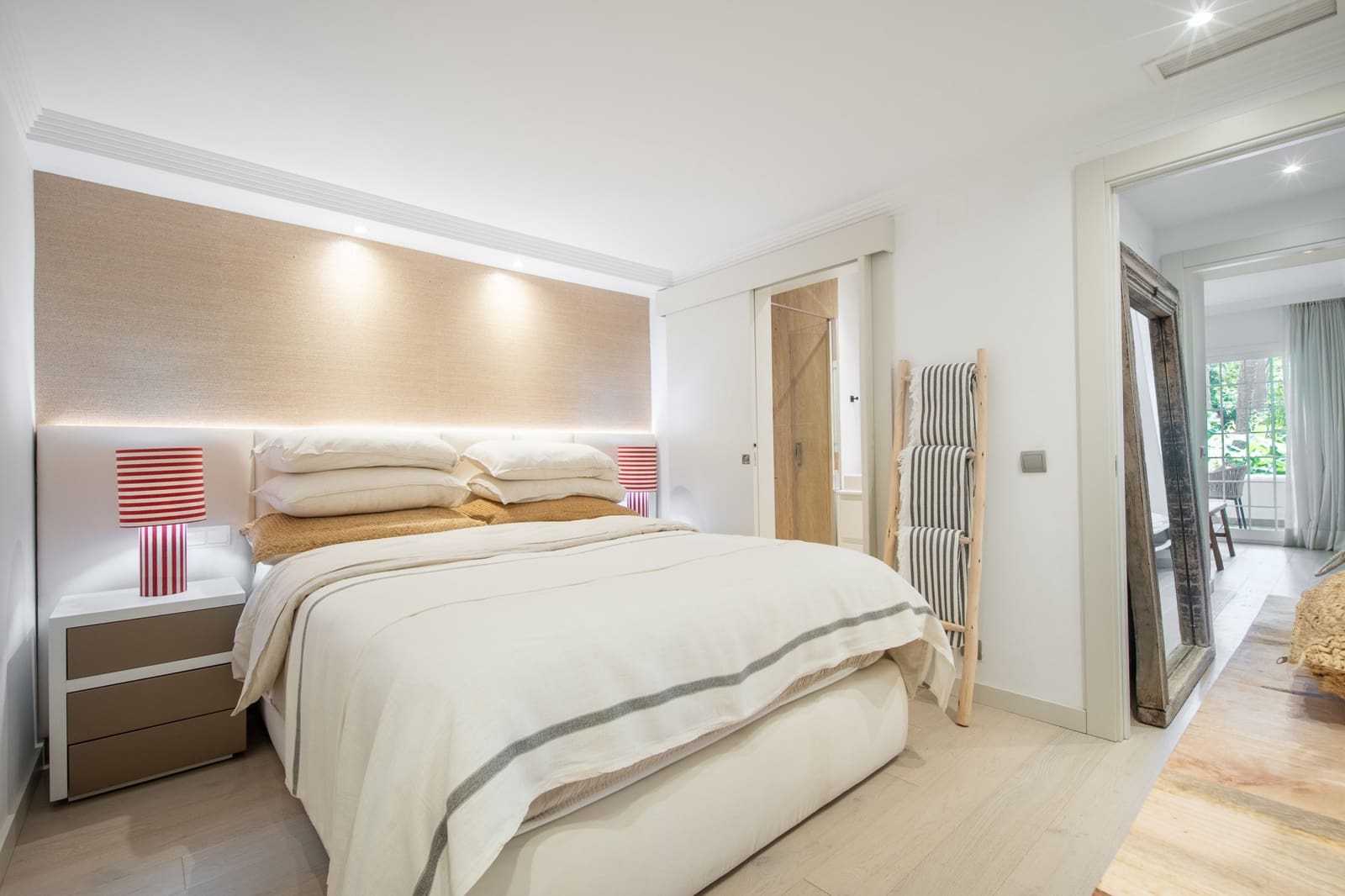 2 chambre Appartement à vendre à Marbella avec piscine garage - 2 695 000 € (Ref: 9929030)