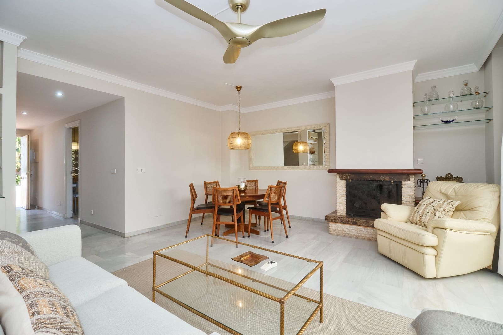 3 makuuhuone Omakotitalo vuokrattavana paikassa Marbella mukana uima-altaan 
autotalli - 4 000 € (Ref: 9935288)