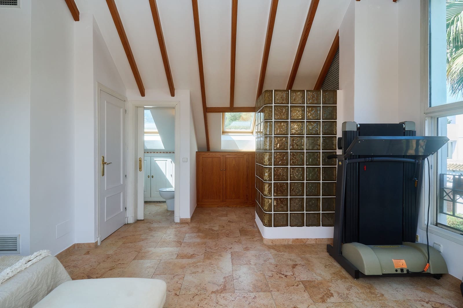 3 makuuhuone Omakotitalo vuokrattavana paikassa Marbella mukana uima-altaan 
autotalli - 4 000 € (Ref: 9935288)