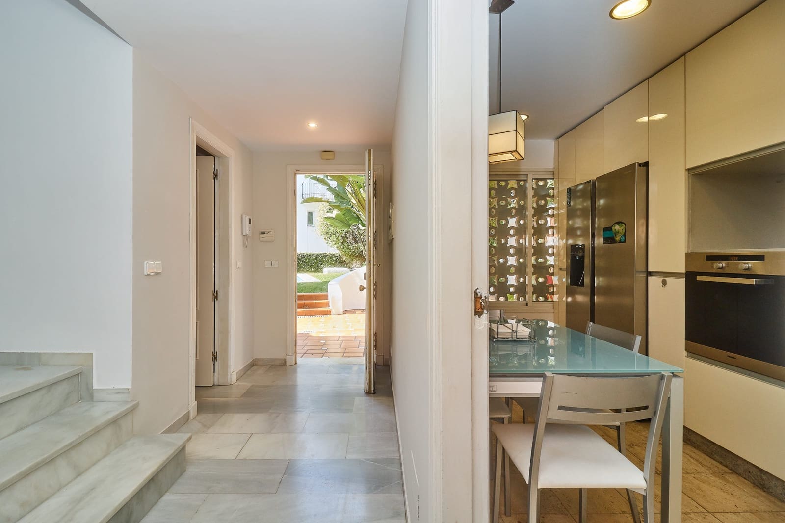3 makuuhuone Omakotitalo vuokrattavana paikassa Marbella mukana uima-altaan 
autotalli - 4 000 € (Ref: 9935288)