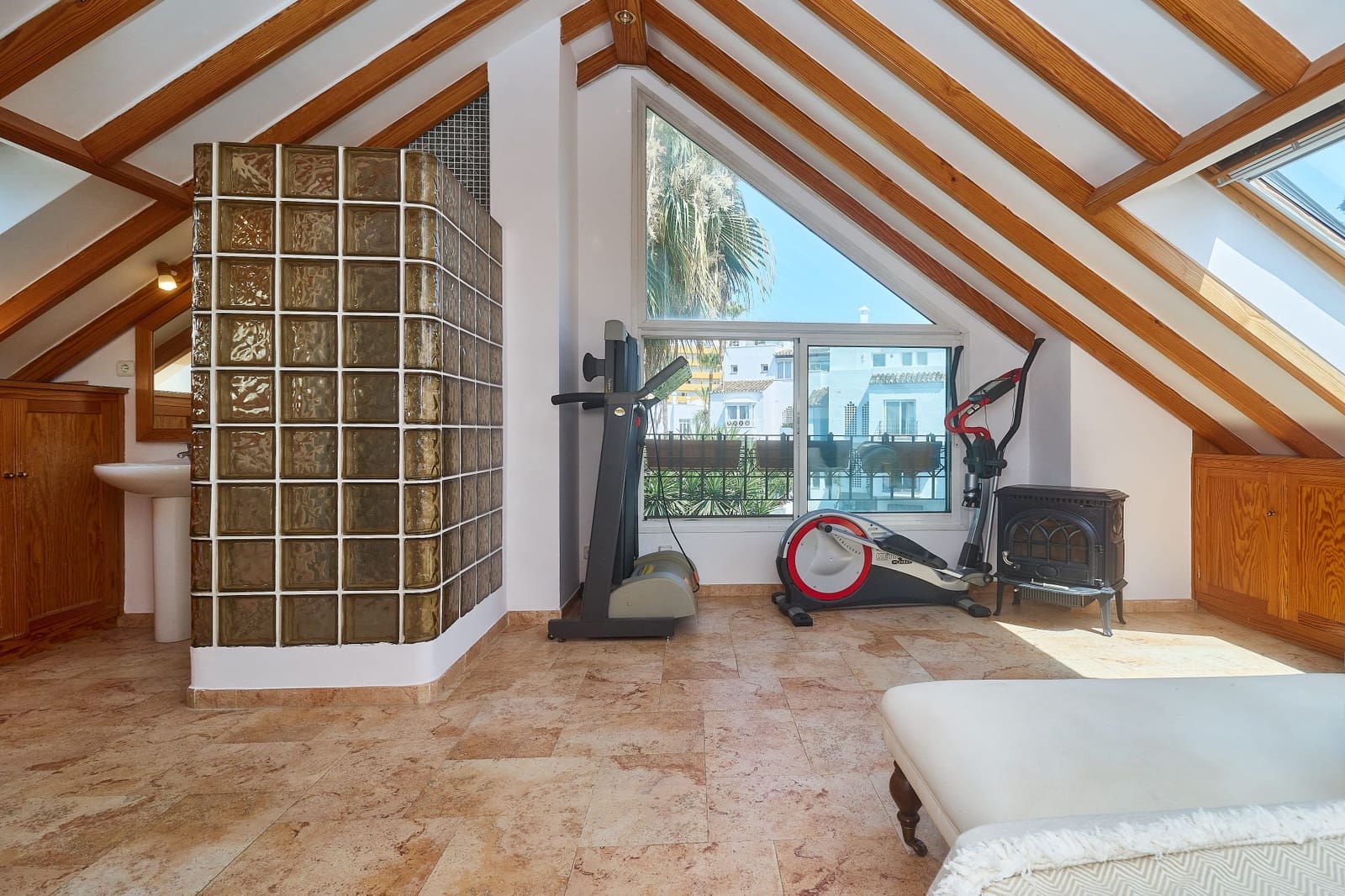 3 makuuhuone Omakotitalo vuokrattavana paikassa Marbella mukana uima-altaan 
autotalli - 4 000 € (Ref: 9935288)