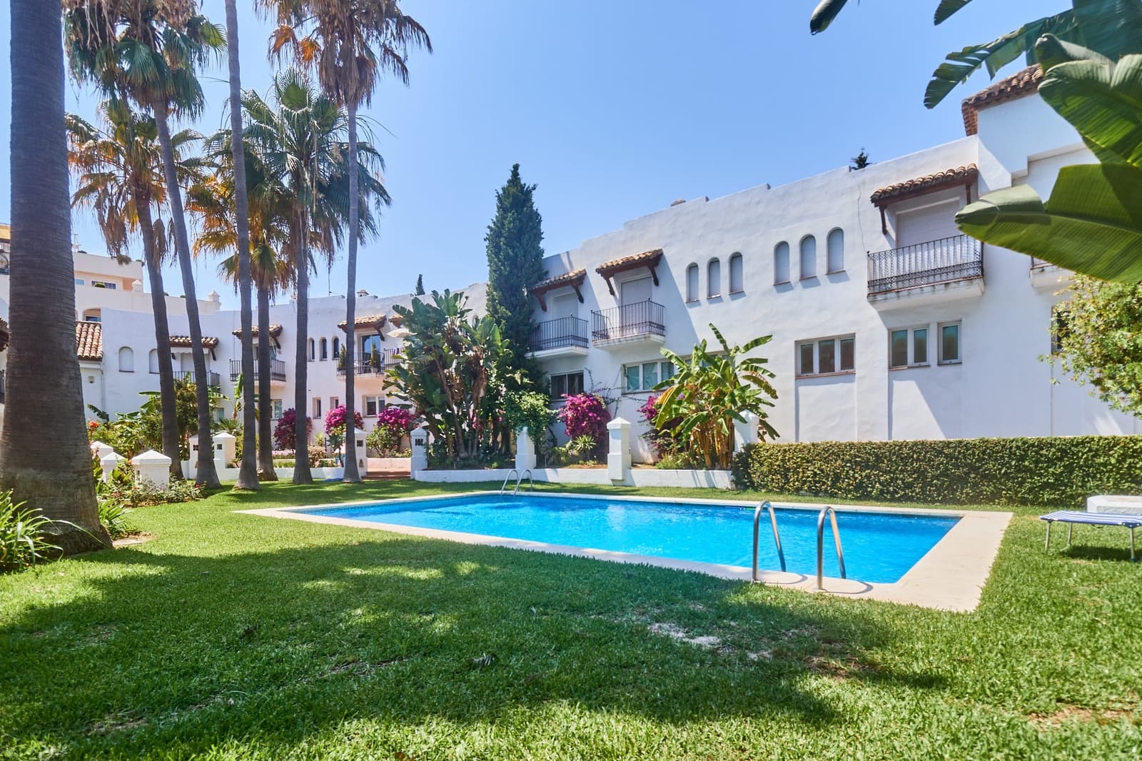 3 makuuhuone Omakotitalo vuokrattavana paikassa Marbella mukana uima-altaan 
autotalli - 4 000 € (Ref: 9935288)