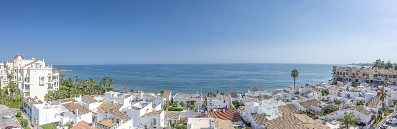 3 bedroom Apartment for rent in Estepona with pool garage - € 3,600 (Ref: 9935289)