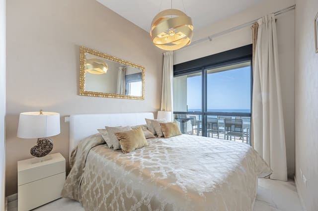 Apartamento de 3 habitaciones en Guadalmansa, Estepona en alquiler con piscina garaje - 3.600 € (Ref: 9935289)
