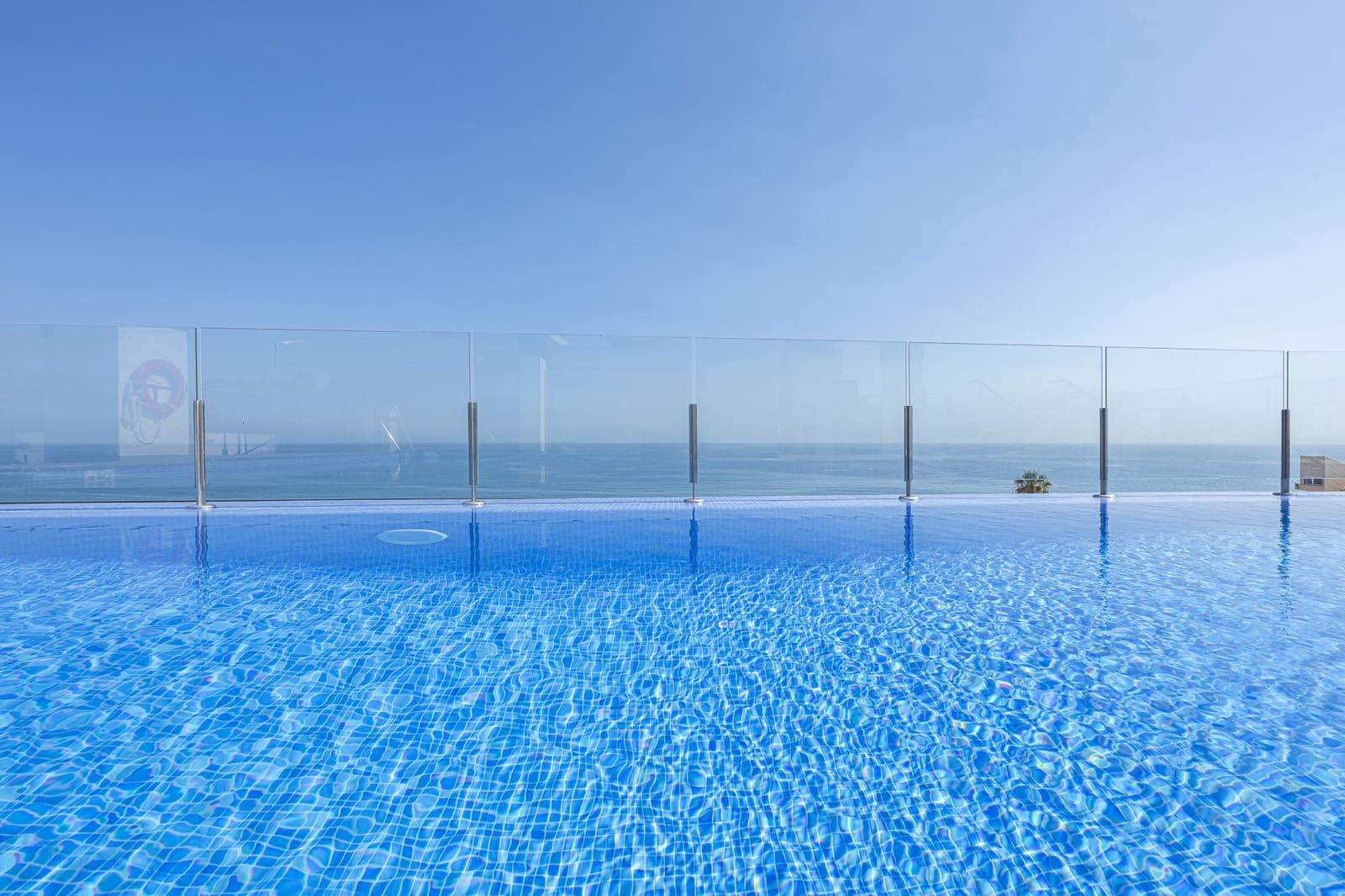 3 bedroom Apartment for rent in Estepona with pool garage - € 3,600 (Ref: 9935289)