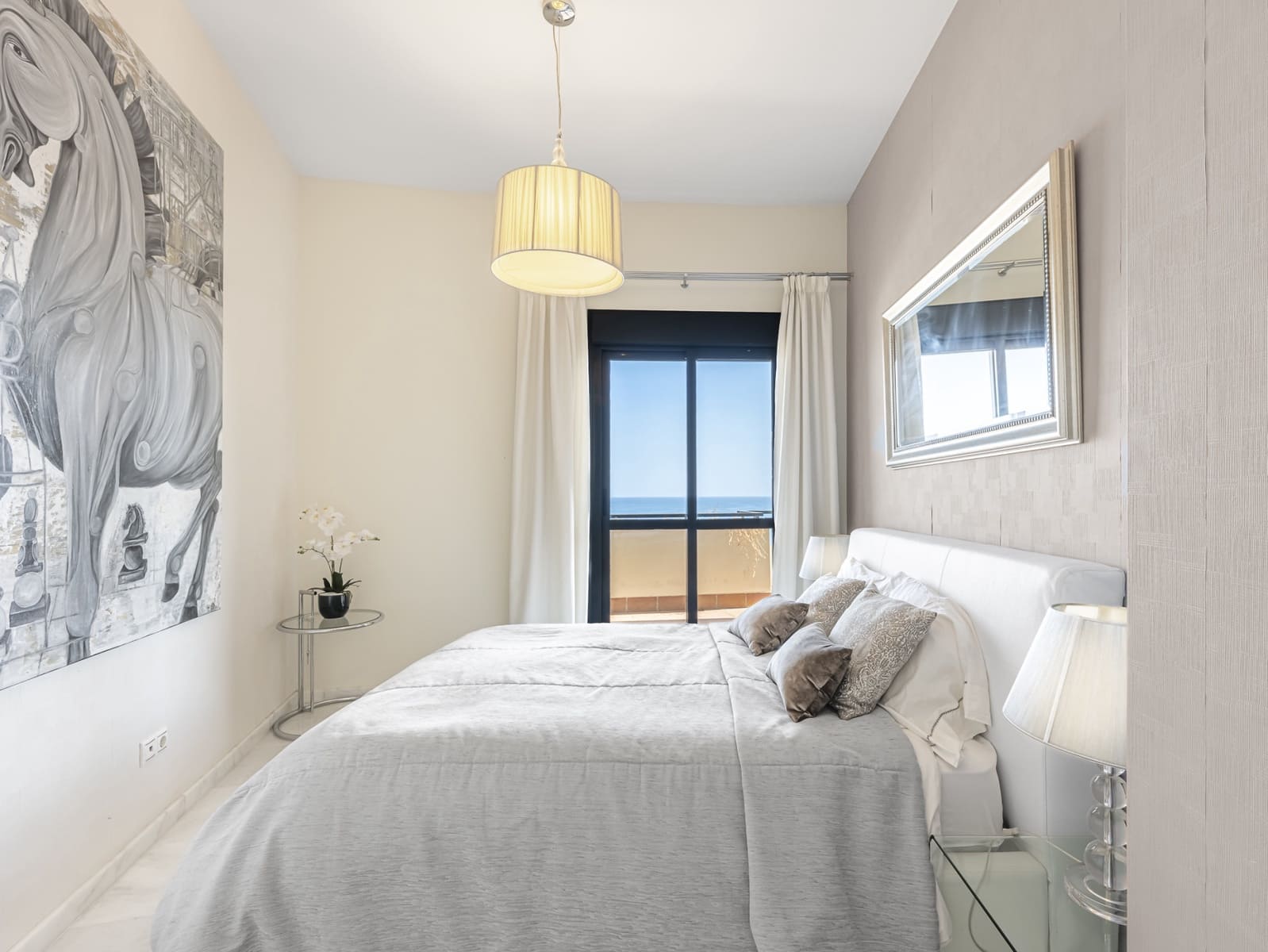 3 bedroom Apartment for rent in Estepona with pool garage - € 3,600 (Ref: 9935289)