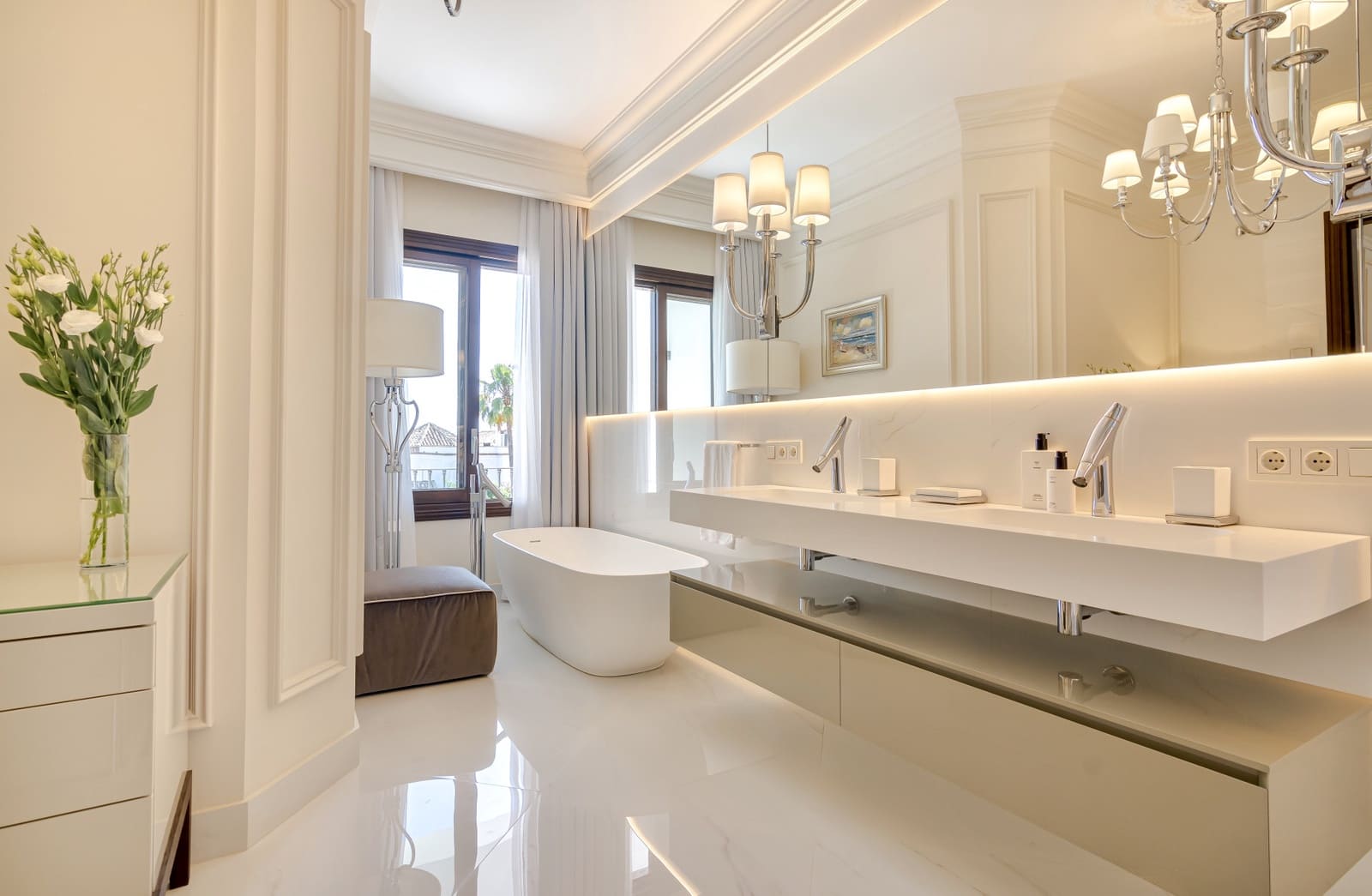 6 sypialnia Willa na kwatery wakacyjne w Marbella z basenem garażem - 22 000 € (Ref: 9935290)