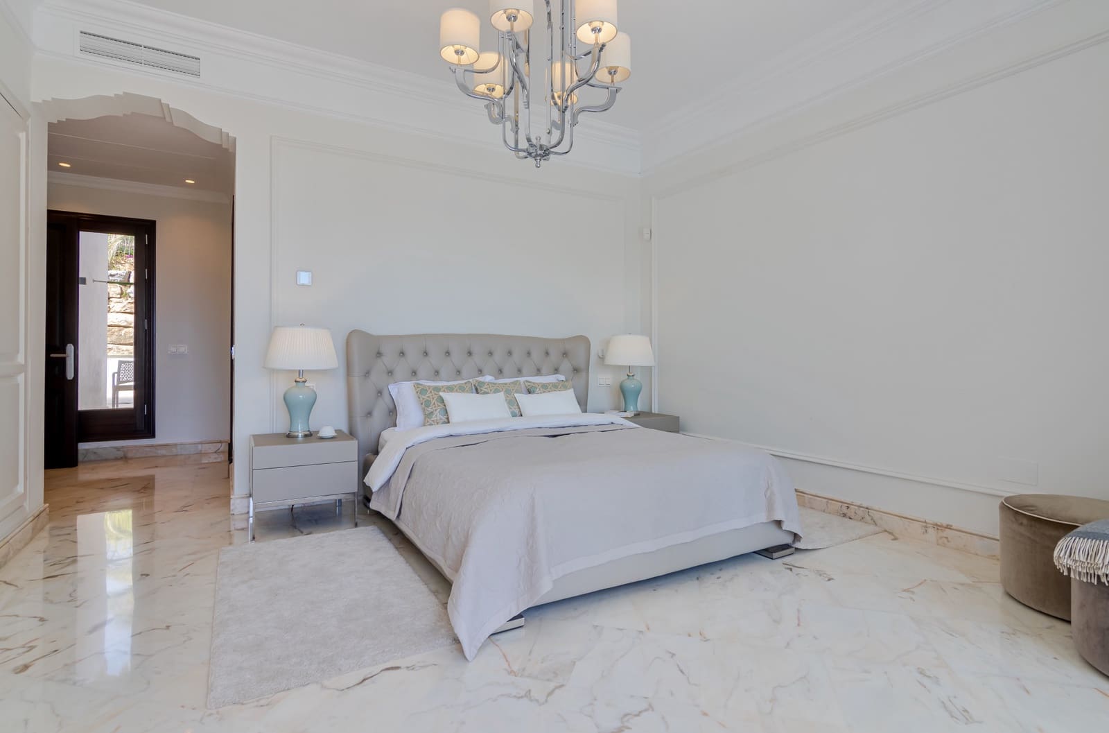6 sypialnia Willa na kwatery wakacyjne w Marbella z basenem garażem - 22 000 € (Ref: 9935290)