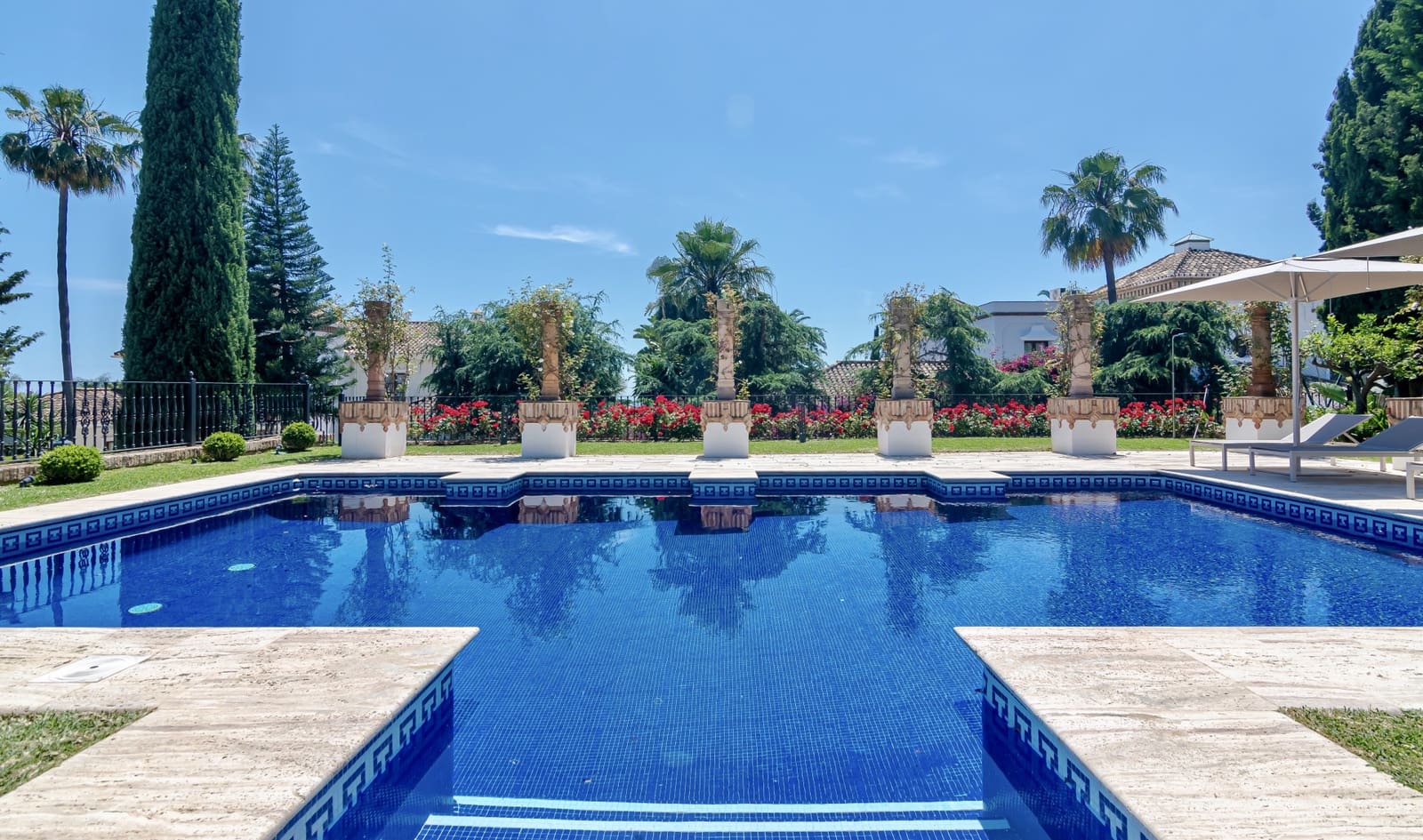 6 sypialnia Willa na kwatery wakacyjne w Marbella z basenem garażem - 22 000 € (Ref: 9935290)