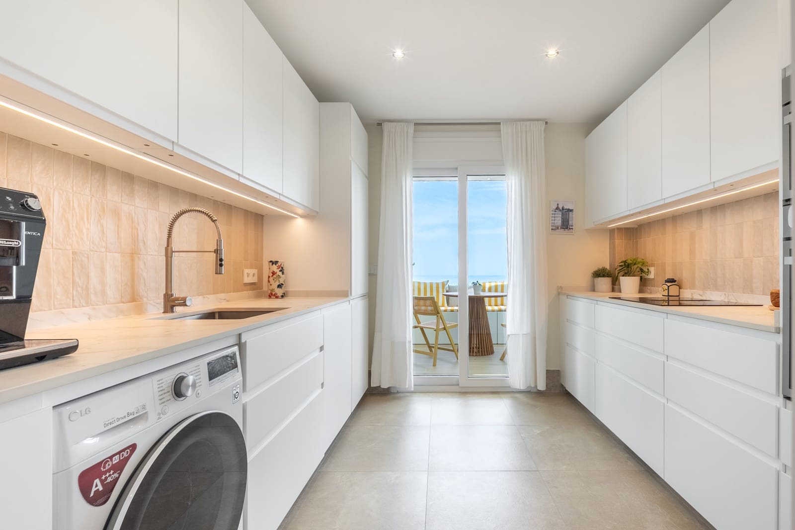 3 bedroom Penthouse for sale in Marbella with pool garage - € 1,155,000 (Ref: 9936043)