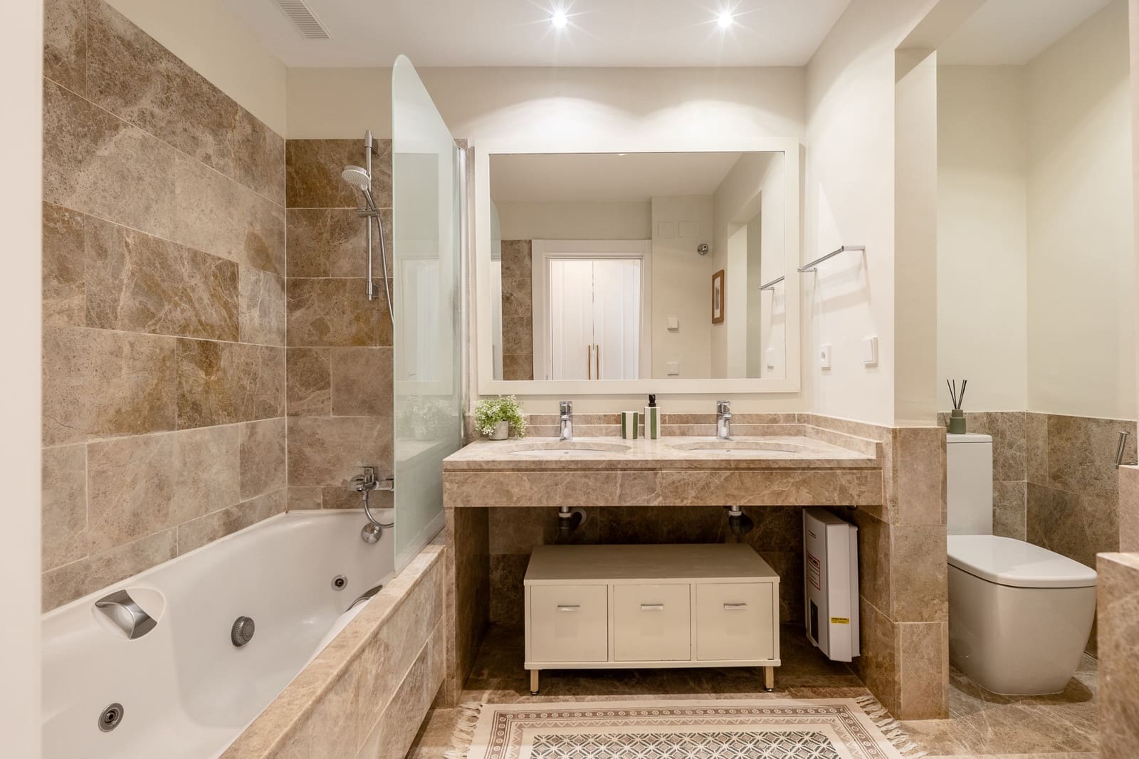 3 bedroom Penthouse for sale in Marbella with pool garage - € 1,155,000 (Ref: 9936043)