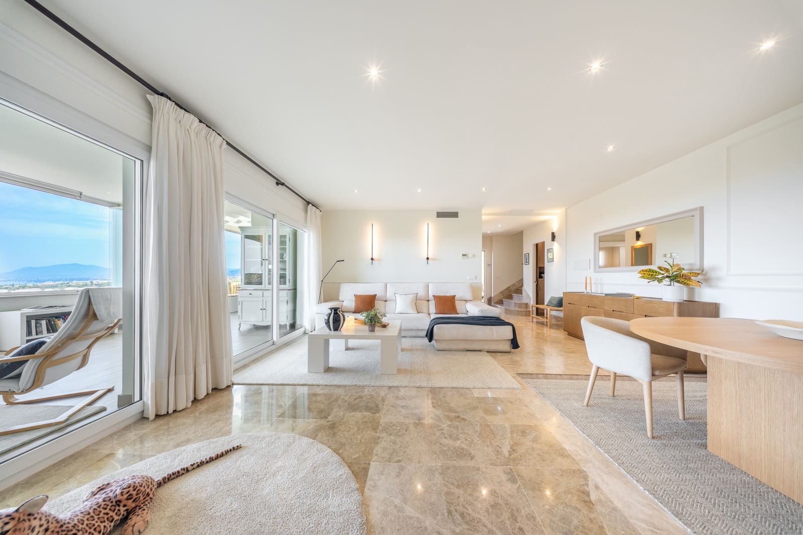 3 bedroom Penthouse for sale in Marbella with pool garage - € 1,155,000 (Ref: 9936043)