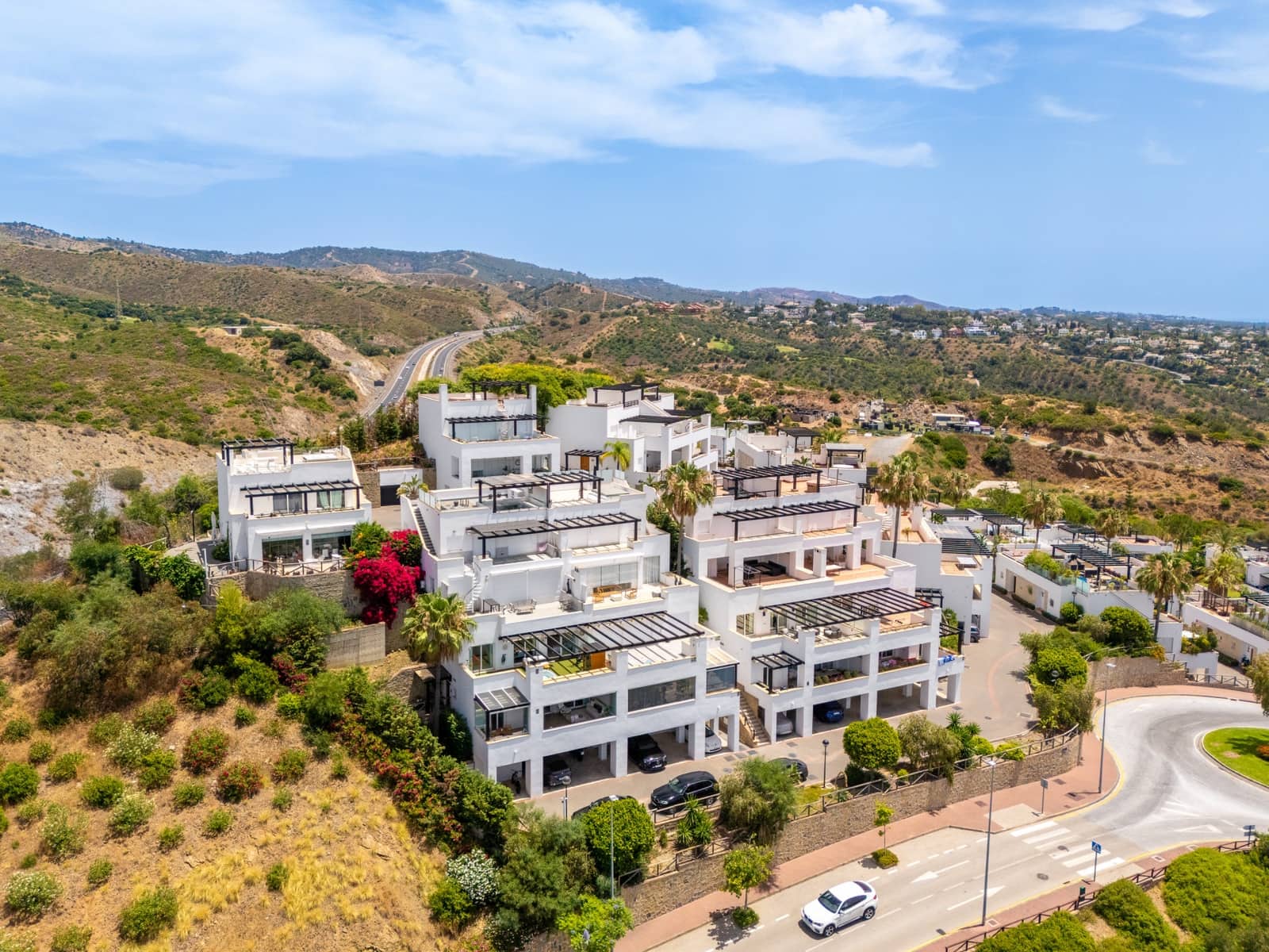 3 bedroom Penthouse for sale in Marbella with pool garage - € 1,155,000 (Ref: 9936043)