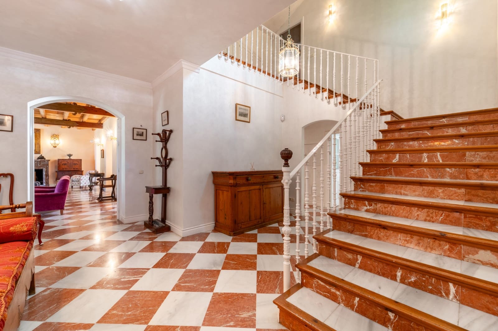 5 bedroom Villa for rent in Marbella with pool garage - € 9,000 (Ref: 9936834)