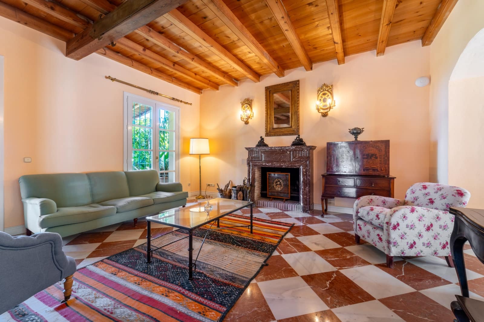 5 bedroom Villa for rent in Marbella with pool garage - € 9,000 (Ref: 9936834)