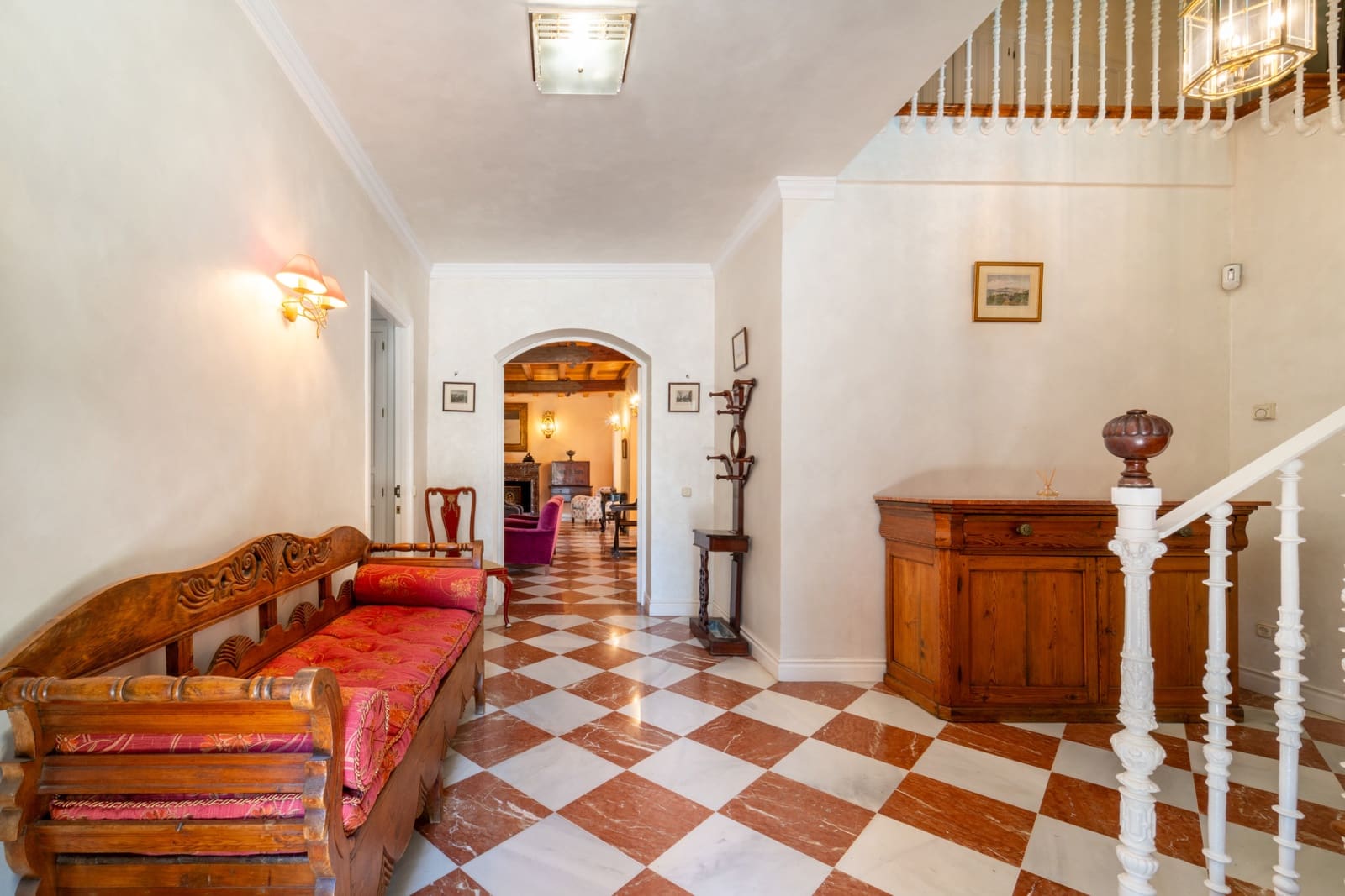 5 bedroom Villa for rent in Marbella with pool garage - € 9,000 (Ref: 9936834)