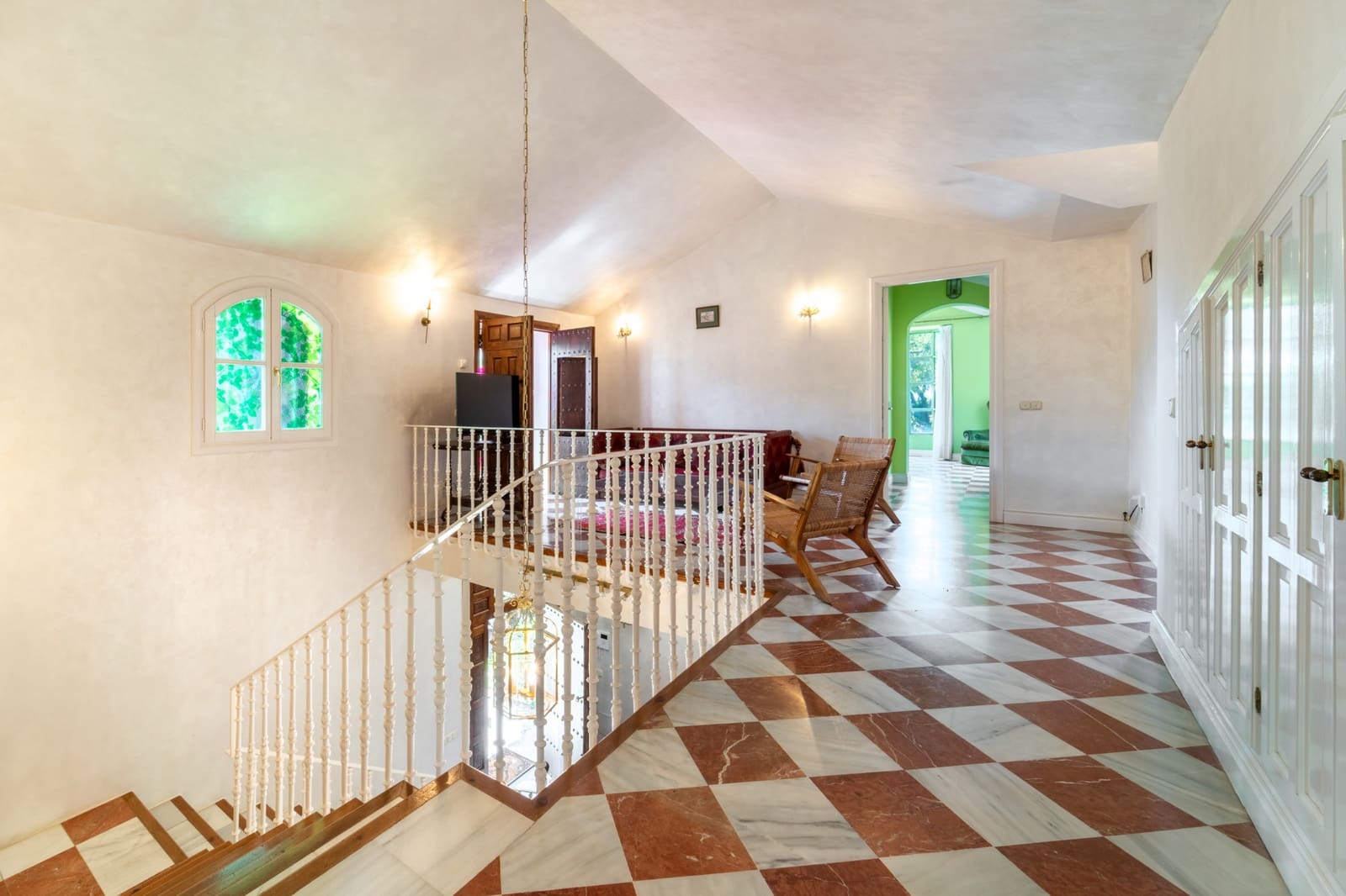 5 bedroom Villa for rent in Marbella with pool garage - € 9,000 (Ref: 9936834)