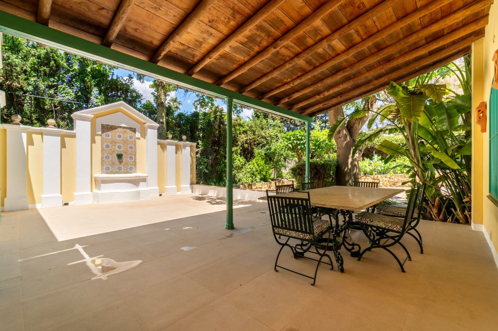 5 bedroom Villa for rent in Marbella with pool garage - € 9,000 (Ref: 9936834)