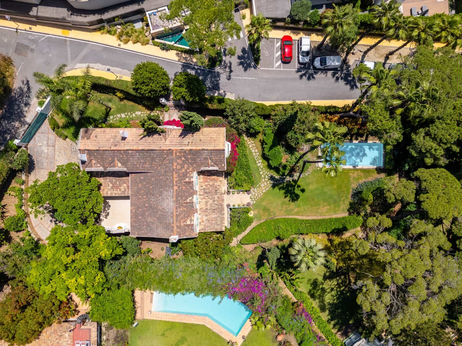 5 bedroom Villa for rent in Marbella with pool garage - € 9,000 (Ref: 9936834)