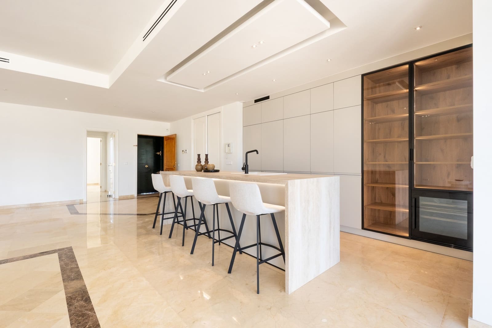 Ático de 4 habitaciones en Marbella en venta con piscina garaje - 2.395.000 € (Ref: 9937808)