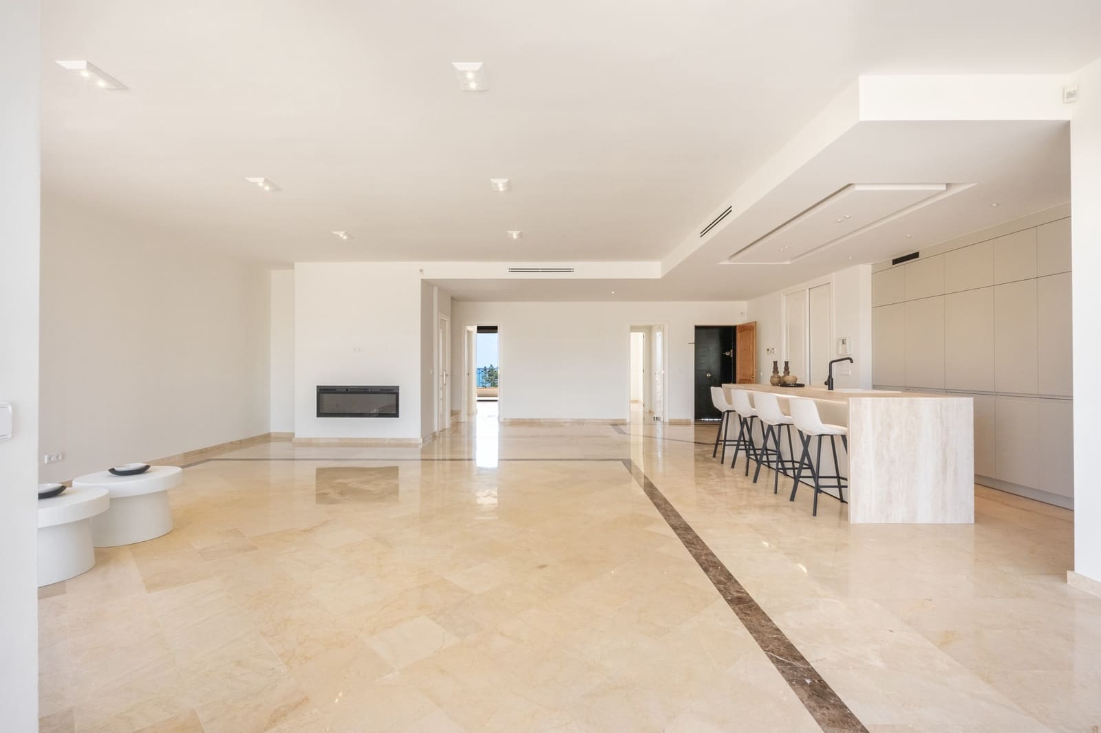 Ático de 4 habitaciones en Marbella en venta con piscina garaje - 2.395.000 € (Ref: 9937808)