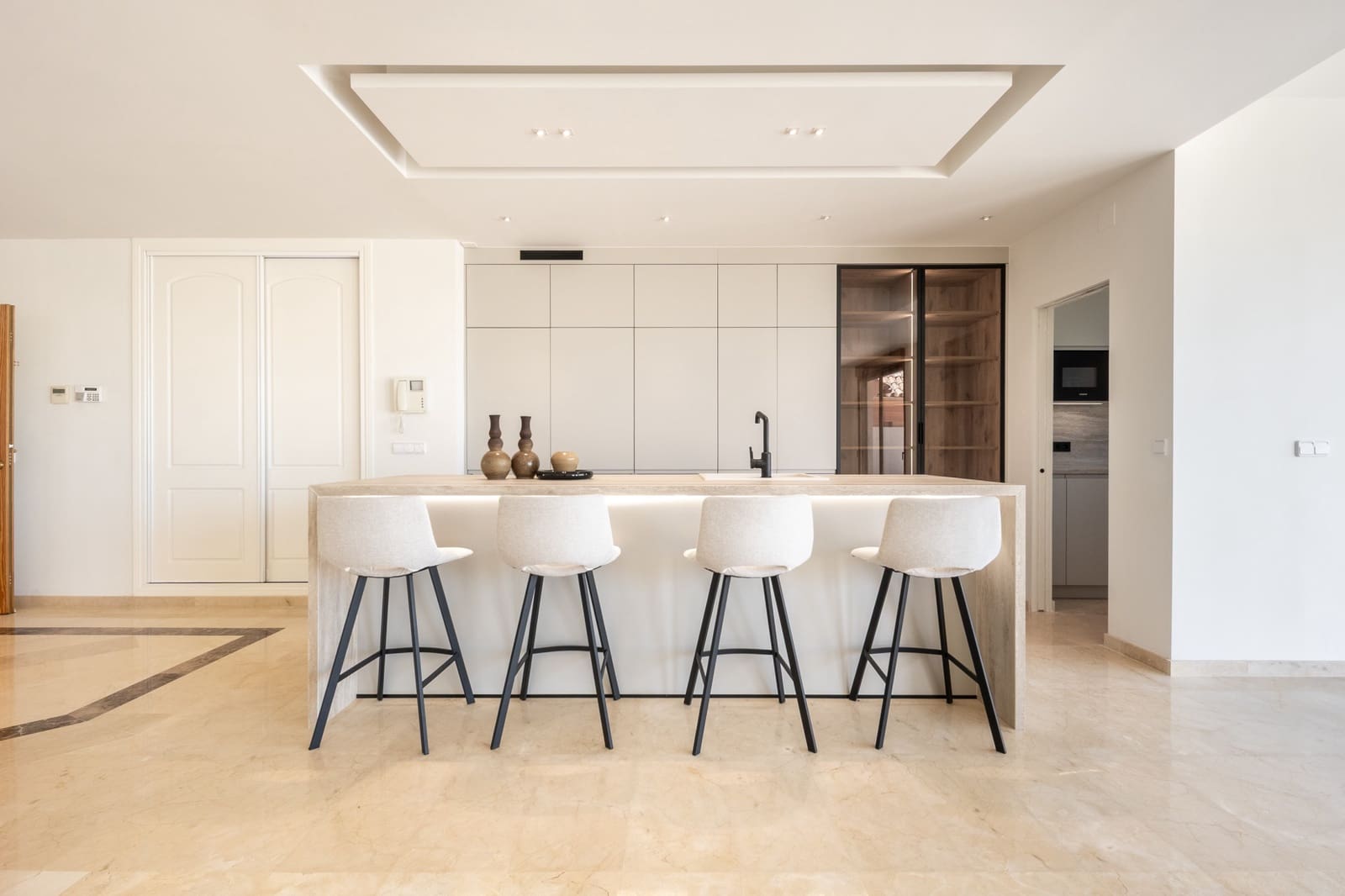 Ático de 4 habitaciones en Marbella en venta con piscina garaje - 2.395.000 € (Ref: 9937808)