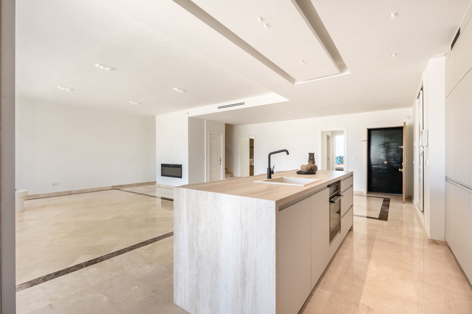 Ático de 4 habitaciones en Marbella en venta con piscina garaje - 2.395.000 € (Ref: 9937808)