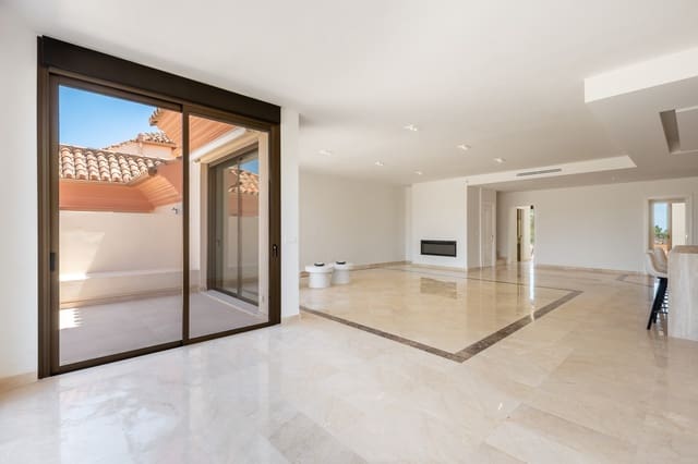 4 soverom Penthouse til salgs i Marbella med svømmebasseng garasje - € 2 395 000 (Ref: 9937808)