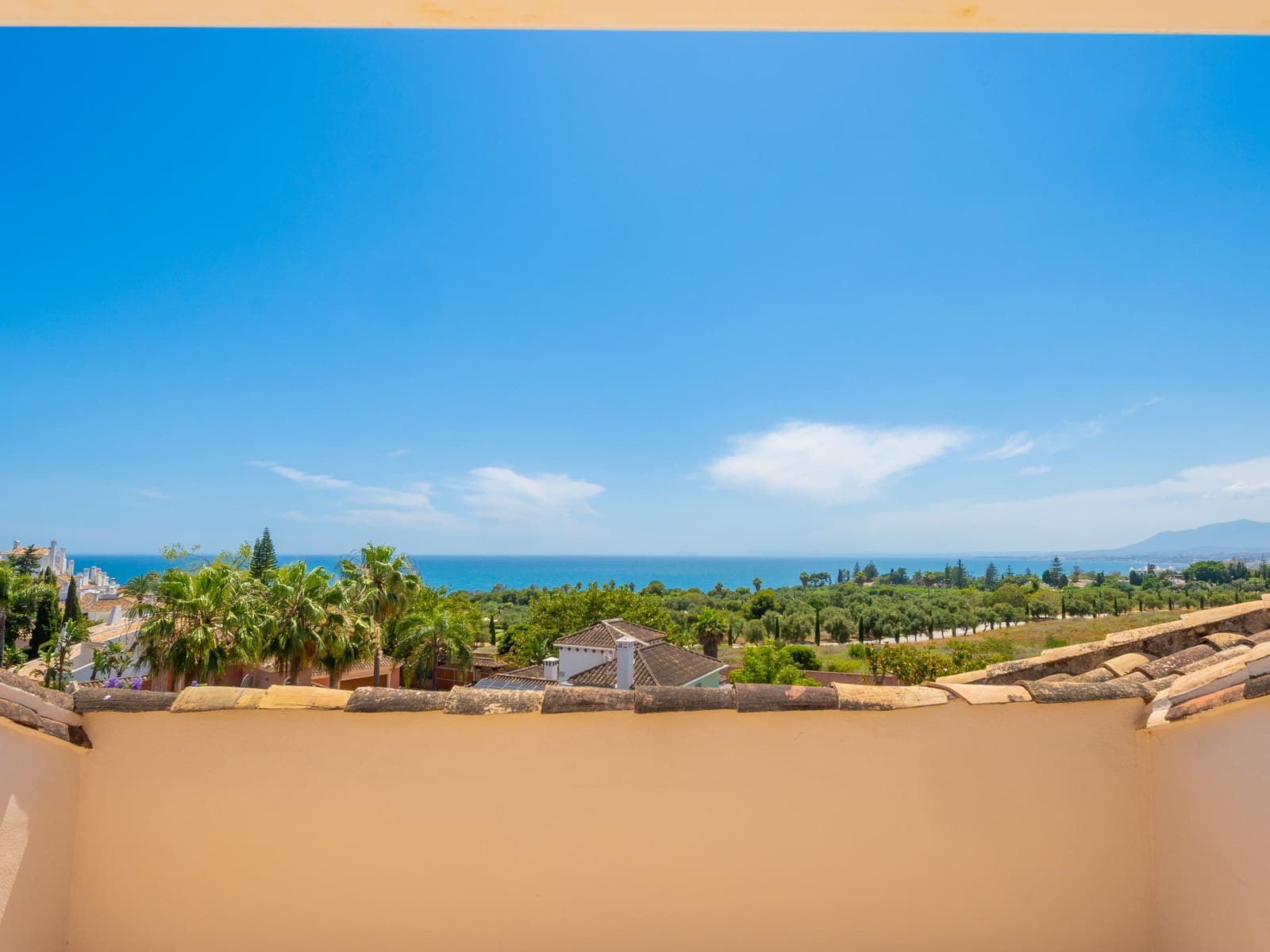 Ático de 4 habitaciones en Marbella en venta con piscina garaje - 2.395.000 € (Ref: 9937808)