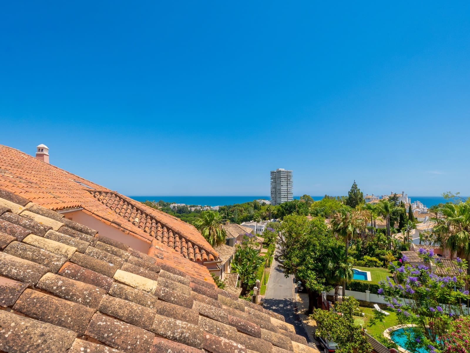 Ático de 4 habitaciones en Marbella en venta con piscina garaje - 2.395.000 € (Ref: 9937808)