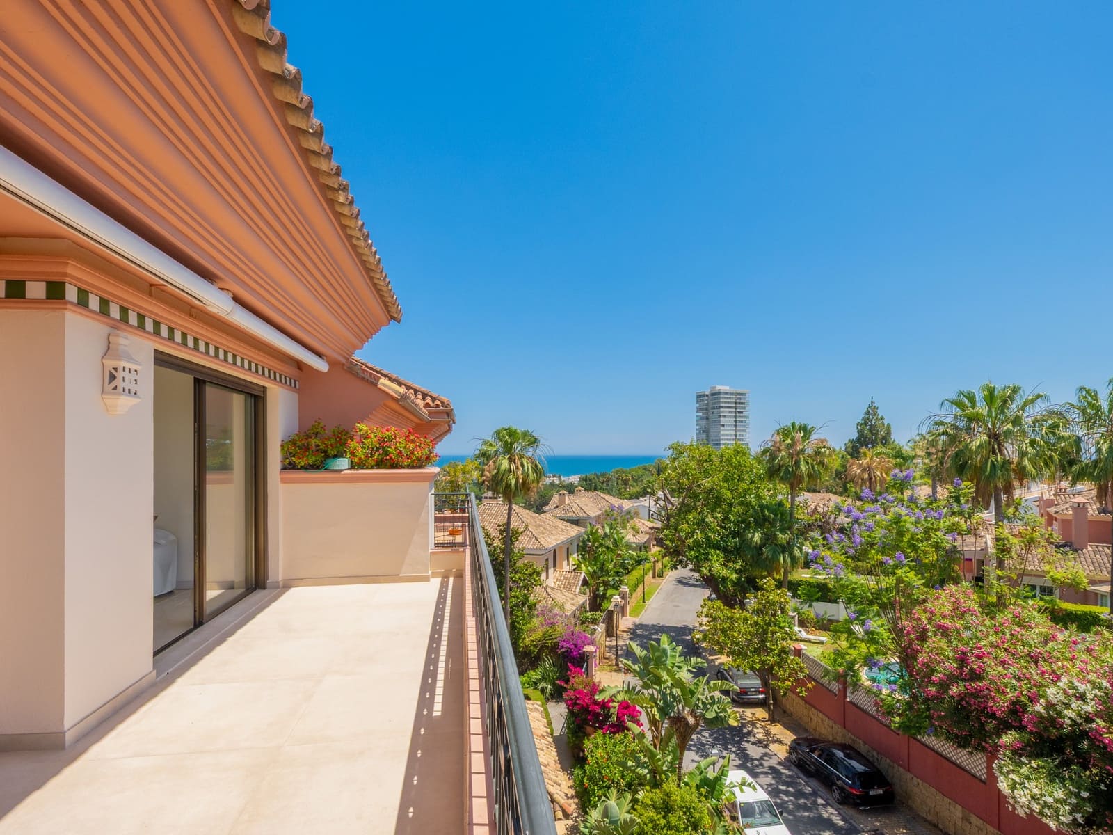 Ático de 4 habitaciones en Marbella en venta con piscina garaje - 2.395.000 € (Ref: 9937808)