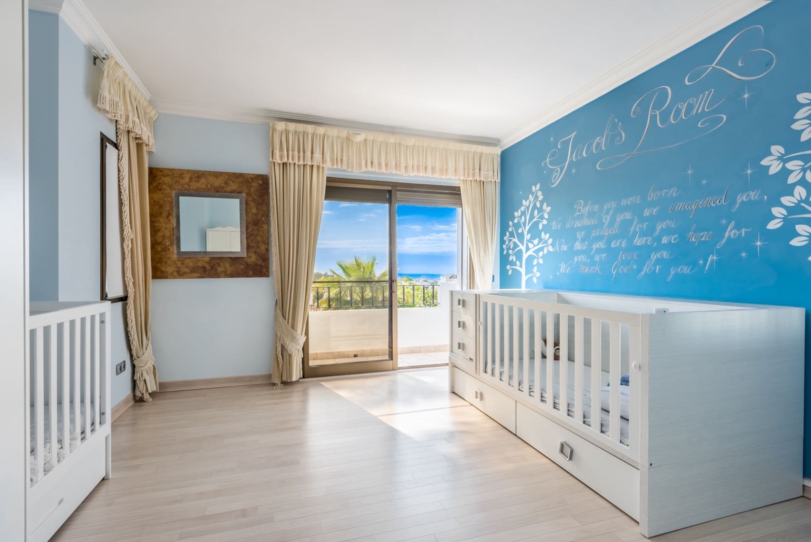 3 soveværelse Semi-Rækkehus til salg i Marbella med swimmingpool garage - € 1.895.000 (Ref: 9937809)