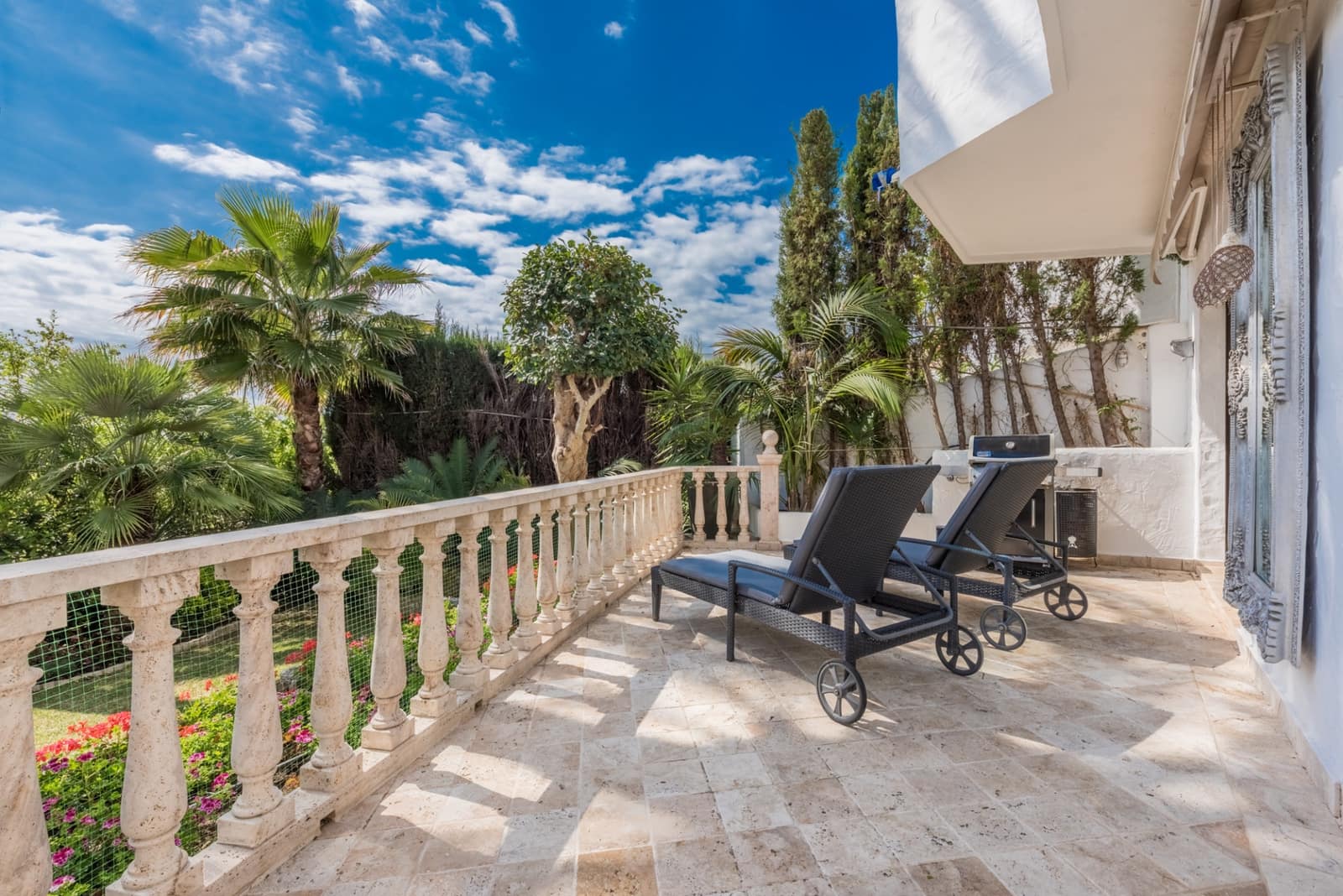 3 soveværelse Semi-Rækkehus til salg i Marbella med swimmingpool garage - € 1.895.000 (Ref: 9937809)